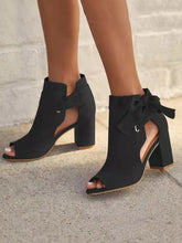 Klobige Sandalen aus Wildleder mit Peeptoe